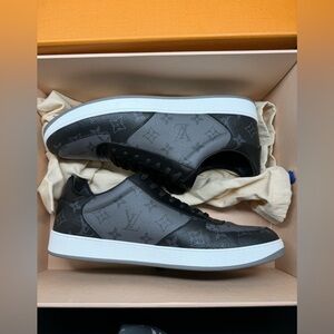 Louis Vuitton rivoli sneakers ❌sold ❌